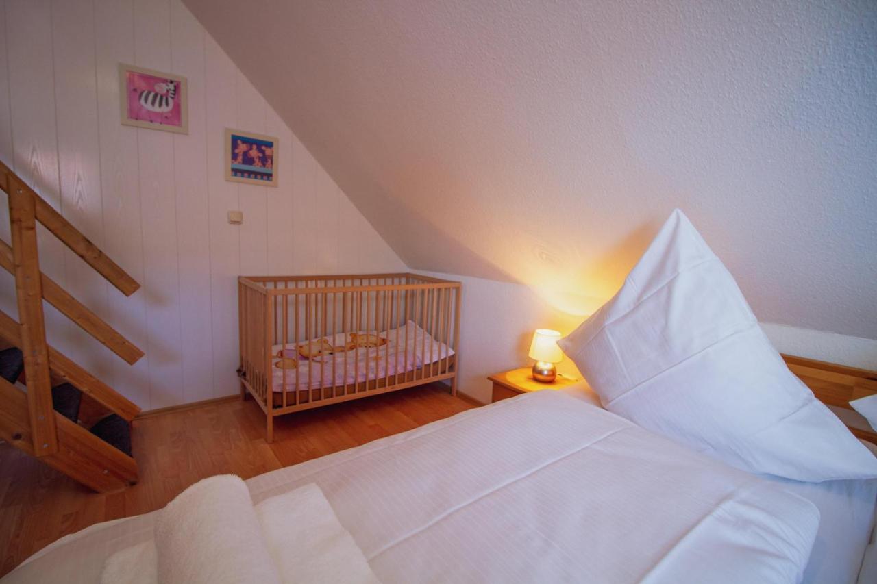 Apartamento Haus Leuchtturm - Flut Krummhörn Exterior foto